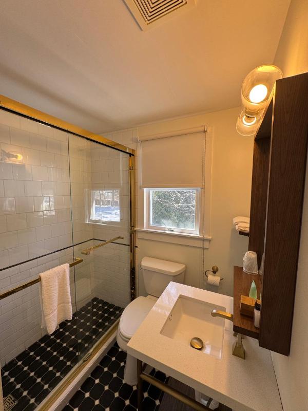 Standard Single Room image 3