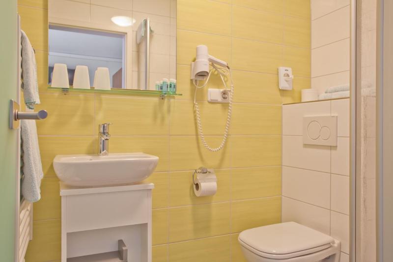 Standard Single Room image 2