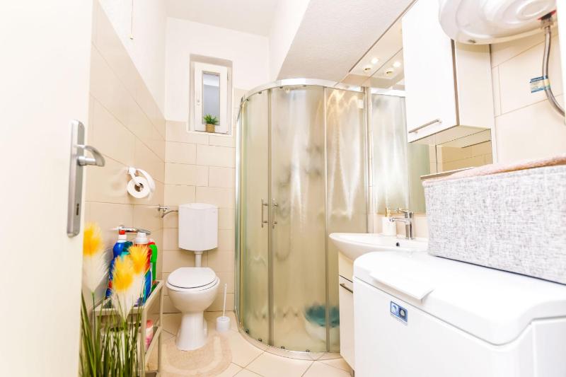 Apartment New - image 9