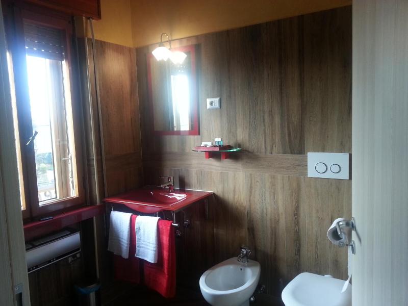 Large Double/Twin Room image 1