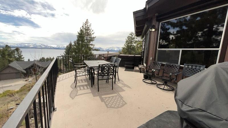 Four-Bedroom Holiday Home image 2