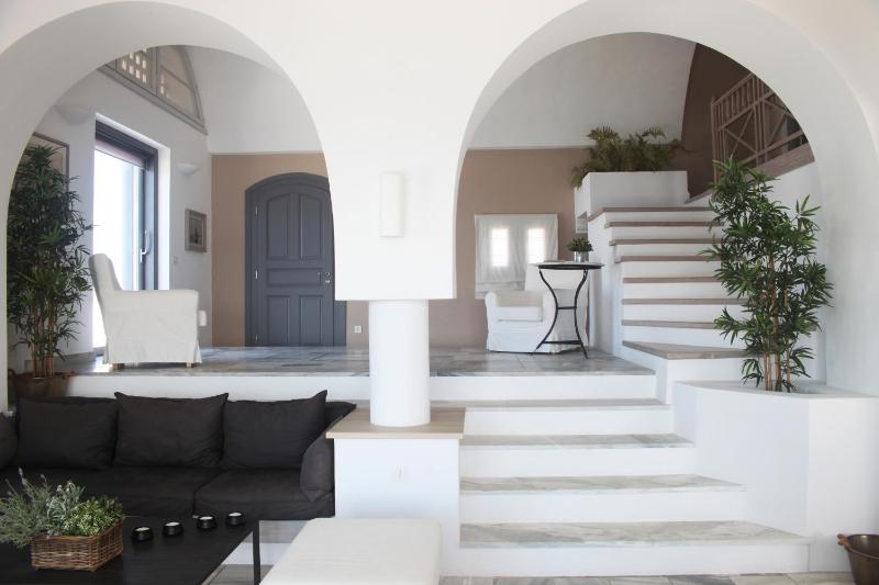 Beautiful Oia Villa - image 39