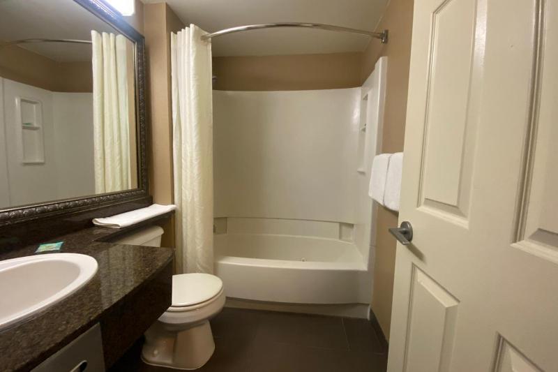 Standard Queen Room with Two Queen Beds image 1