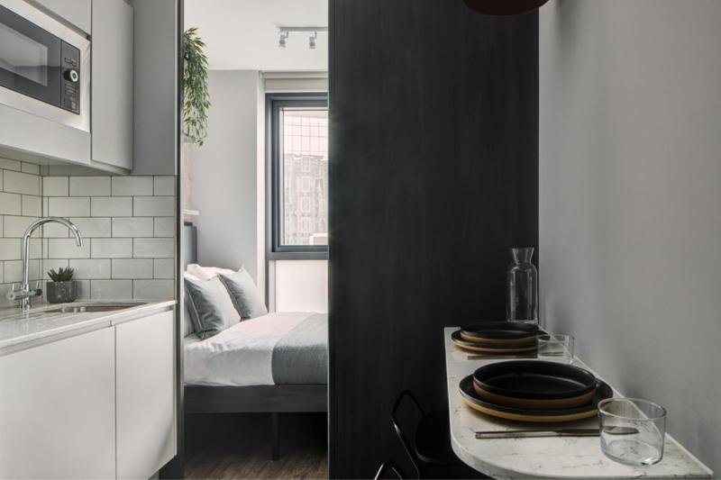 Single Room image 3