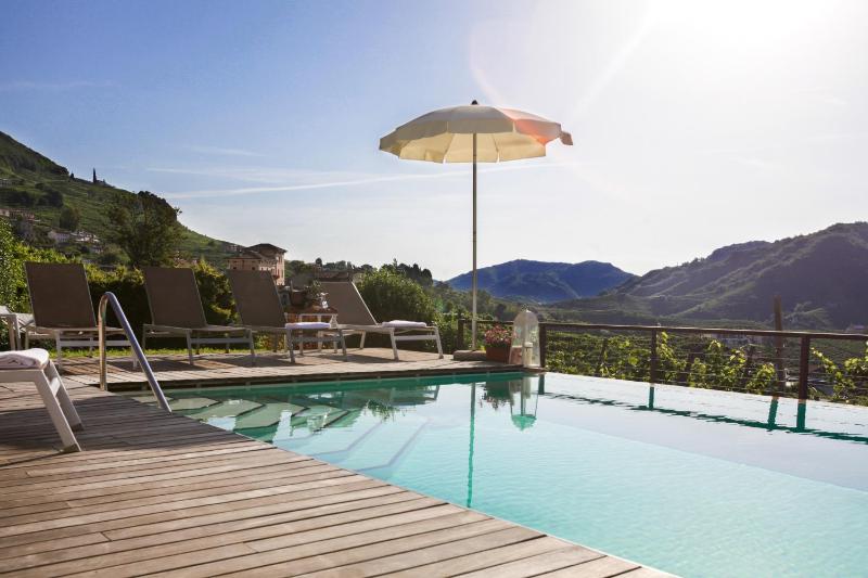 Double Deluxe Room with Swimming Pool image 1