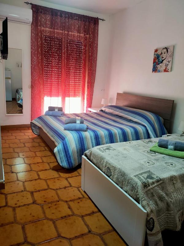 Quadruple Room with Private Bathroom image 4
