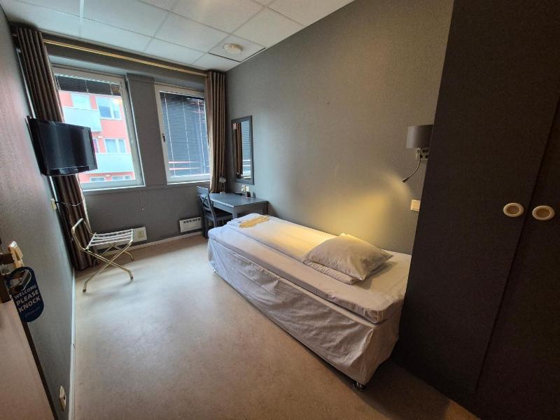 Single Room image 1