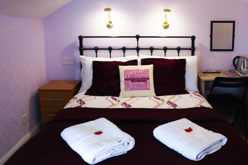 Standard Double Room image 1