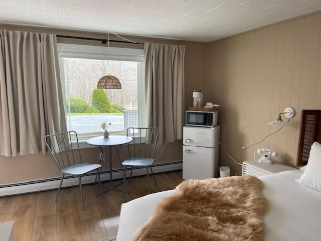 Superior King Suite image 3
