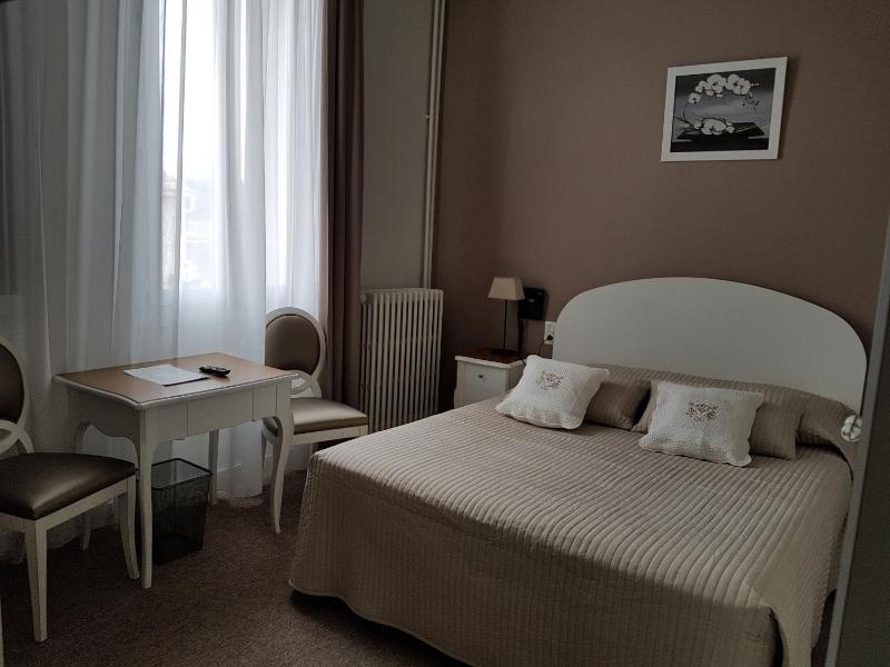 Standard Double Room with Shower image 2
