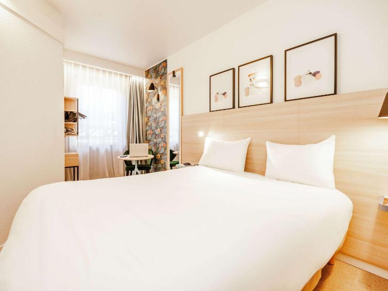 Standard Double Room image 4