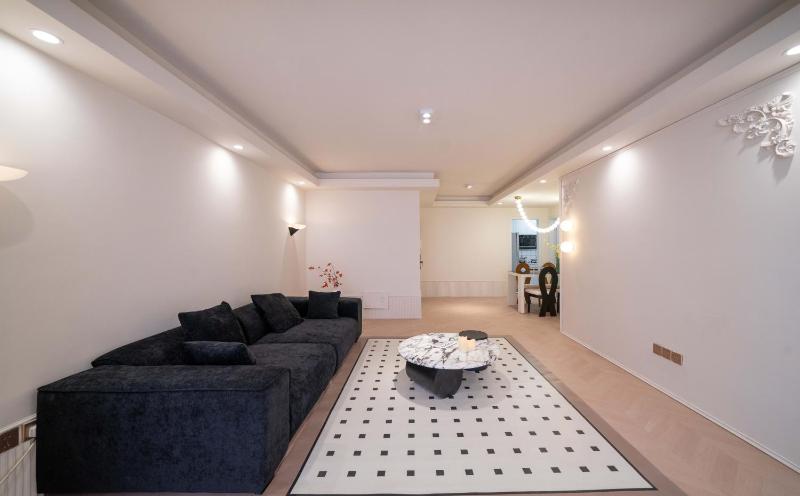 Molly House-Right on Nanjing East Road the Bund 2-Bedrooms with Elevator Apart ment Near the subway - image 6