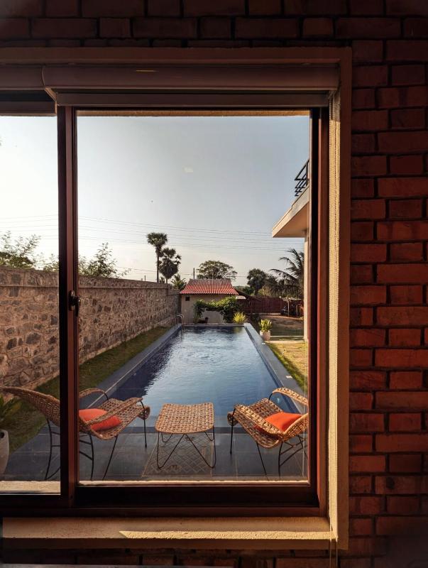 Villa with Private Pool 12 mins walk to Beach - image 20