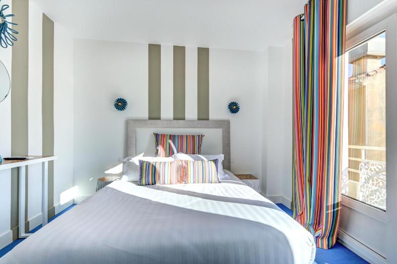 Confort Double Room with Partial Seaview (third floor) image 3