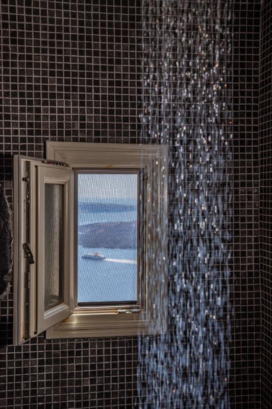 Standard Double Room with Caldera View image 3