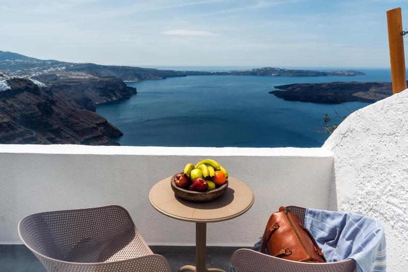Superior Double Room with Caldera View image 2