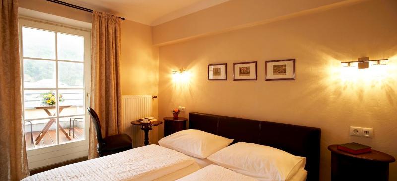 Small Budget Double Room image 3