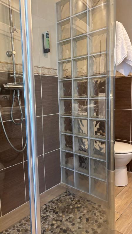 Double Room with Private Bathroom image 4