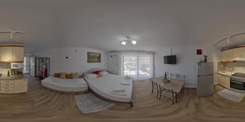 One-Bedroom Apartment image 4