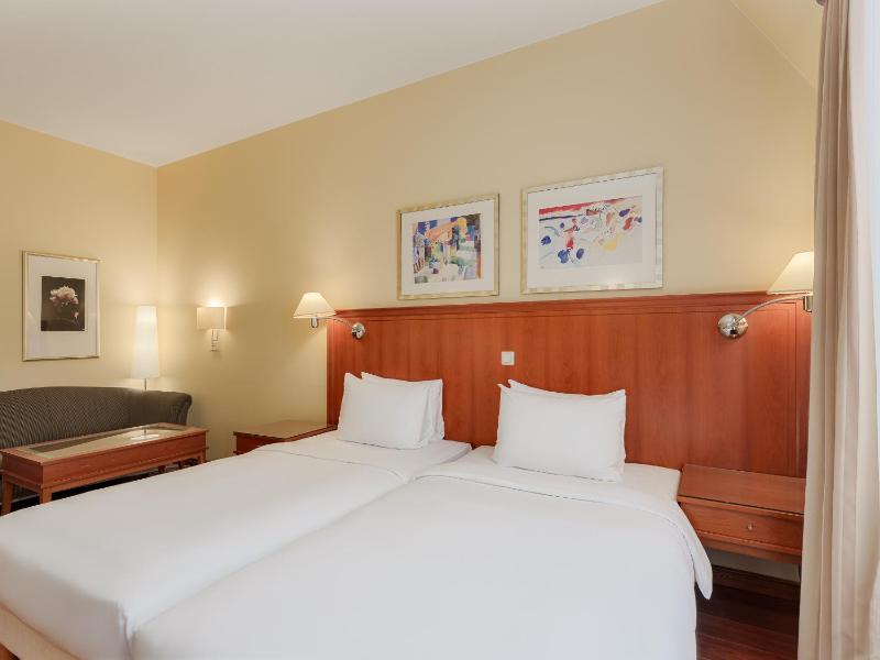 Standard Room image 4