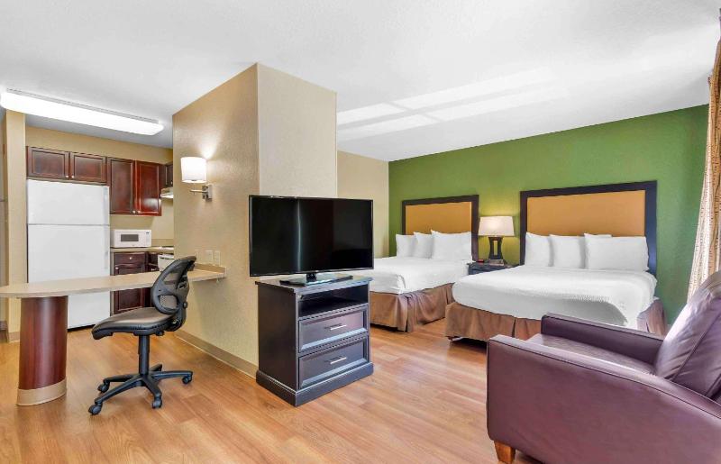 Deluxe Double Studio with Two Double Beds - Non-Smoking image 4