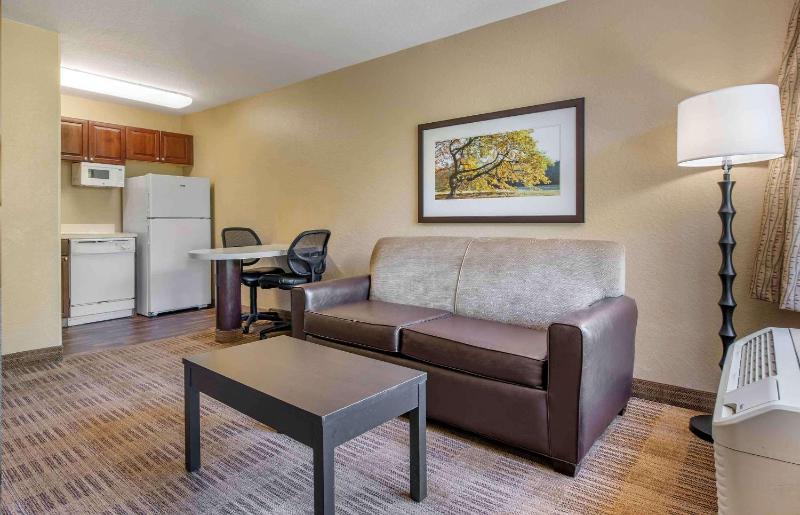 One Bedroom Suite - Non-Smoking image 4