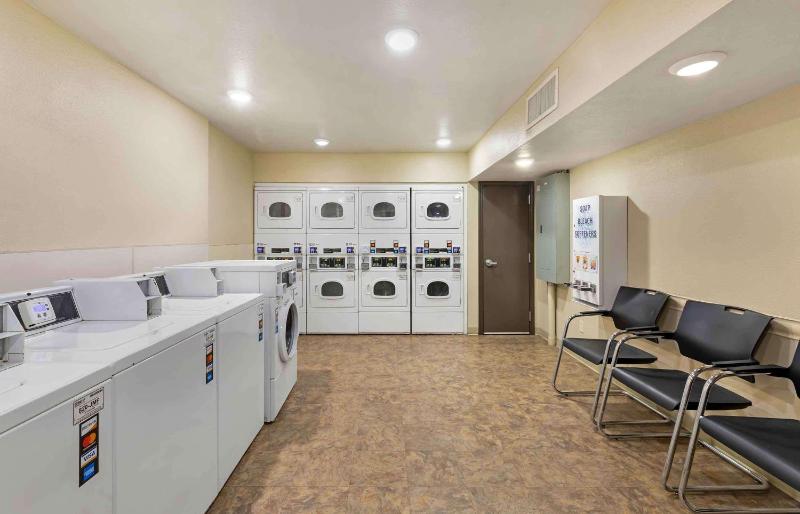 Extended Stay America Select Suites - Cleveland - Airport - image 8