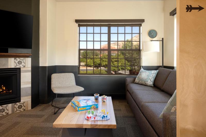 Mountain Modern Sedona Tapestry Collection by Hilton - image 40