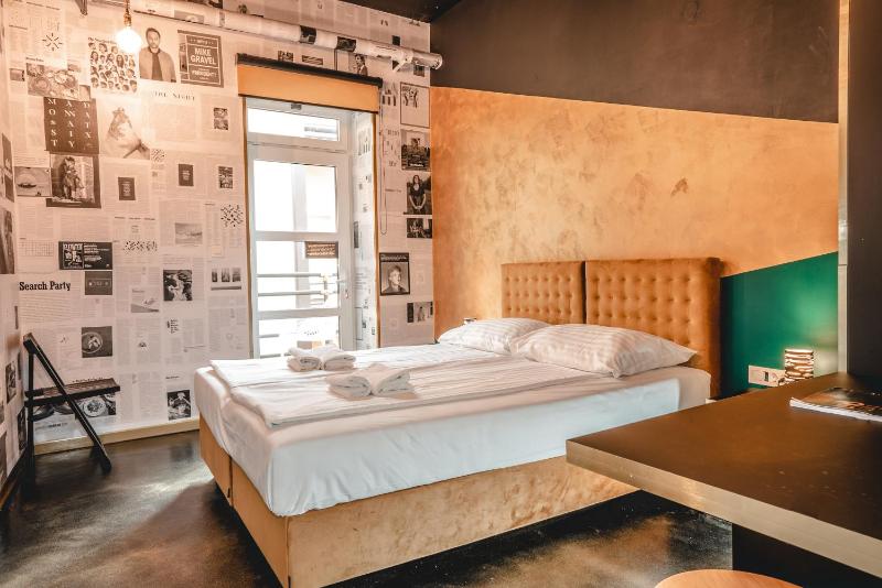 Double Room with Balcony image 1