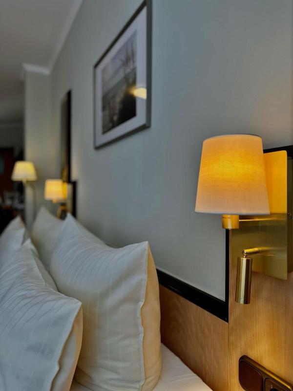 Family Suite with Balcony image 4