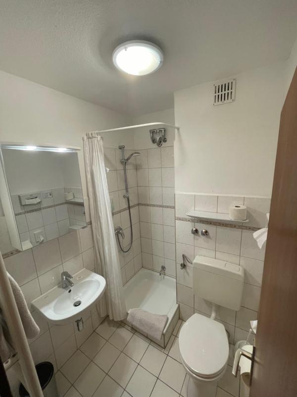 Single Room image 1