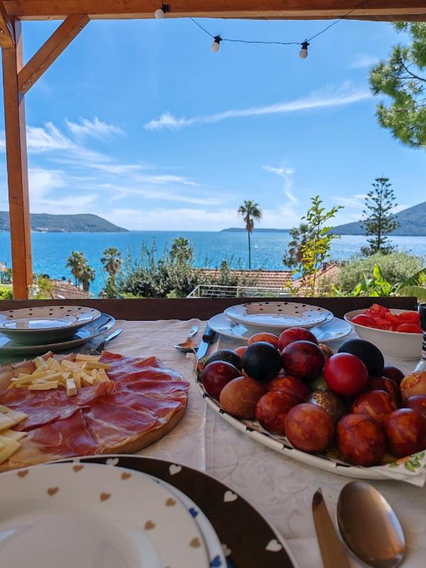 Three-Bedroom House image 1