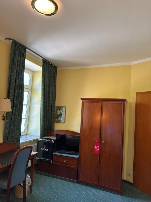 Double Room image 4