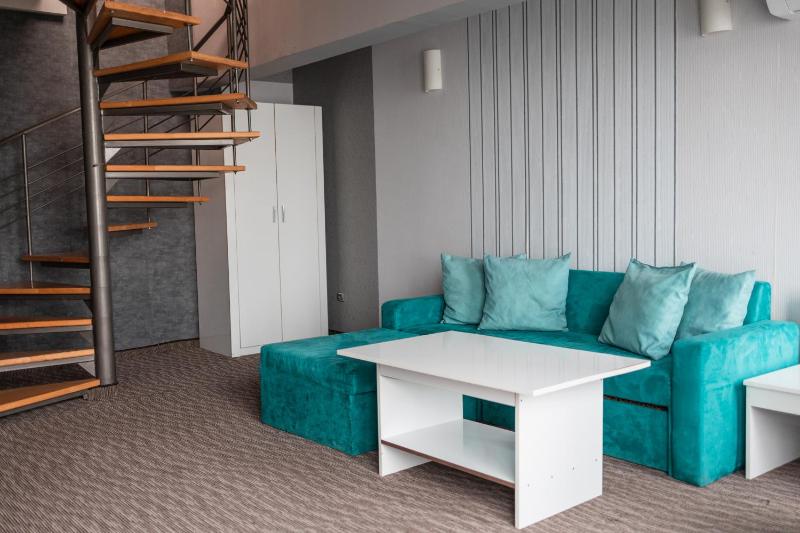 Deluxe Duplex Suite image 2
