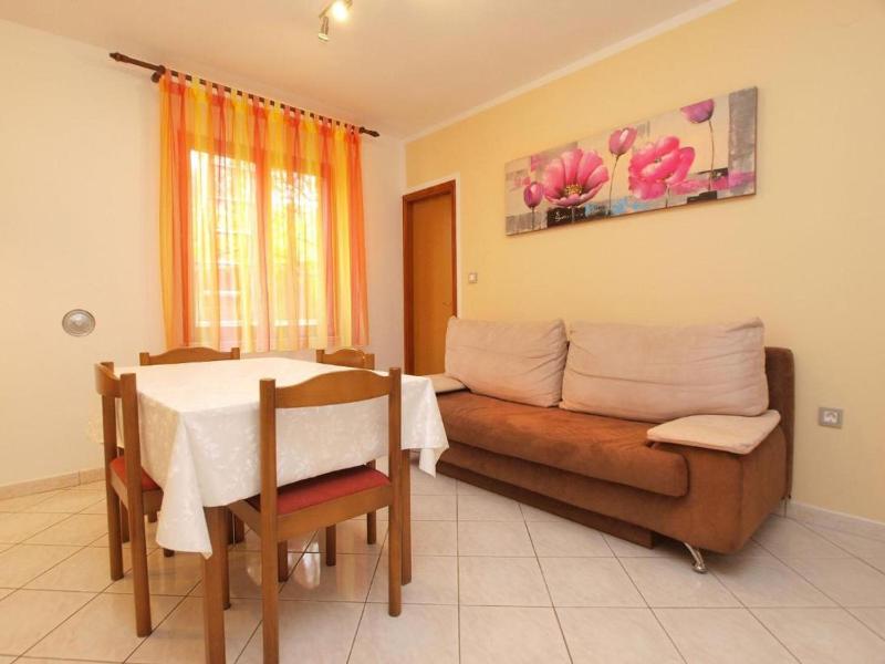 Ground floor retreat with bbq - image 7
