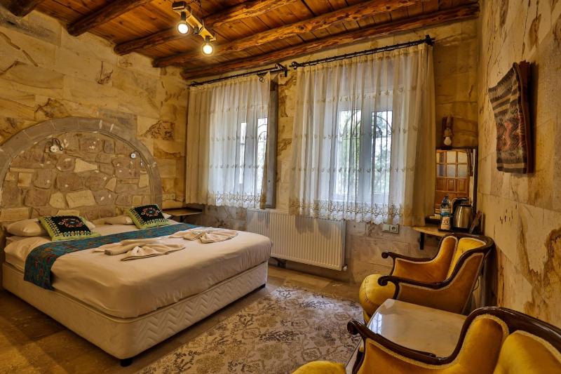 Large Double Room image 2