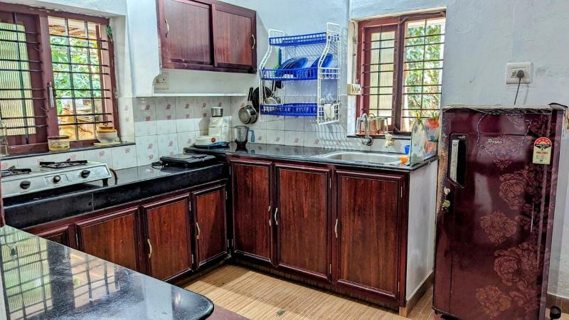 Spacious 2-storey home-4 bedroom - image 10