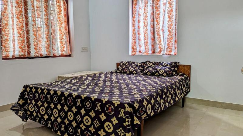 Spacious 2-storey home-4 bedroom - image 2