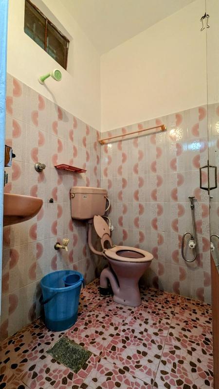 Spacious 2-storey home-4 bedroom - image 4