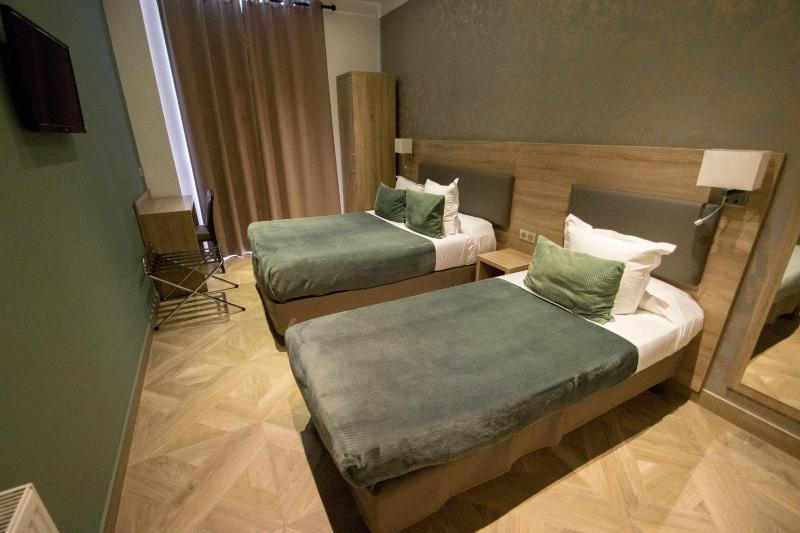 Triple Room image 2
