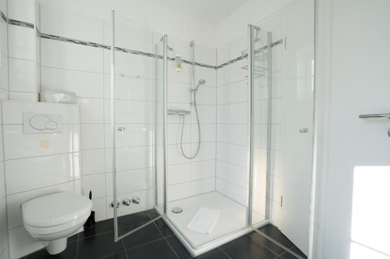 Large Double Room image 1