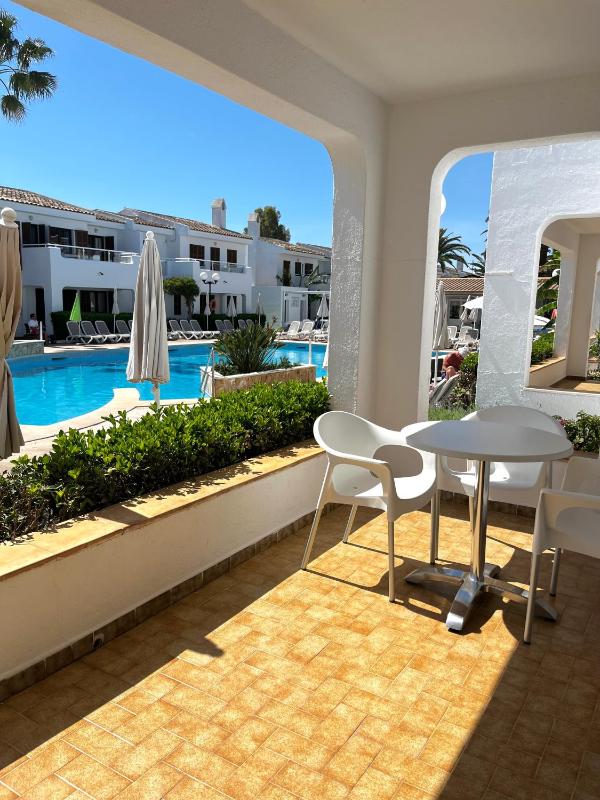 One-Bedroom Apartment with Terrace image 3