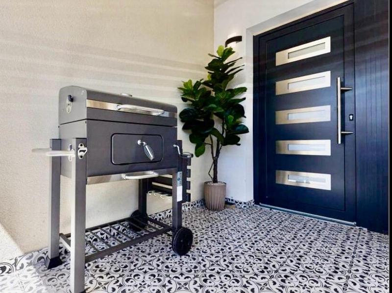 Luxury Apartments with Private Pool and Sauna or with jacuzzi near Split  Sea View - image 6