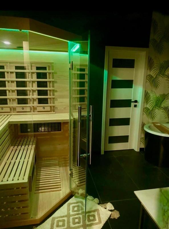 Luxury Apartments with Private Pool and Sauna or with jacuzzi near Split  Sea View - image 16
