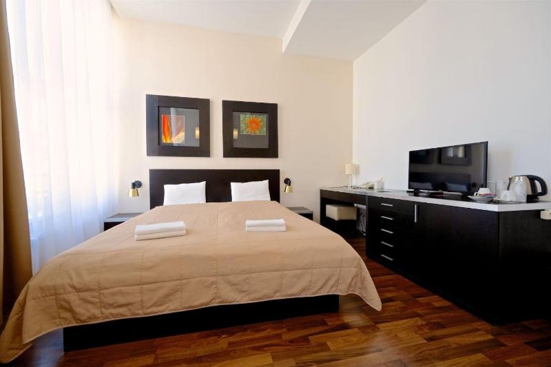 Business Double Room image 3