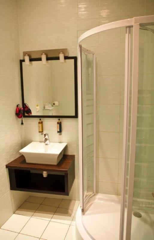 Standard Single Room image 2