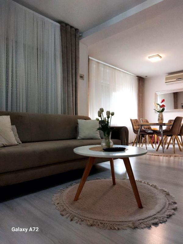 Apartment image 3