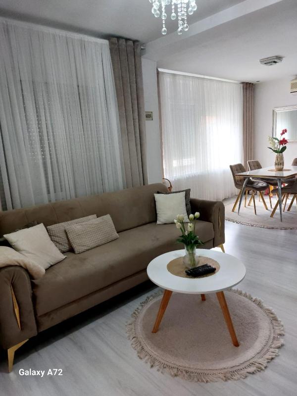 Apartment image 2