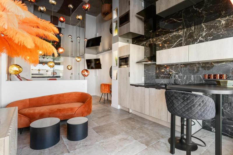 Le Daïquiri Renovated Apartment with Terrace in the Naturist Village - image 15