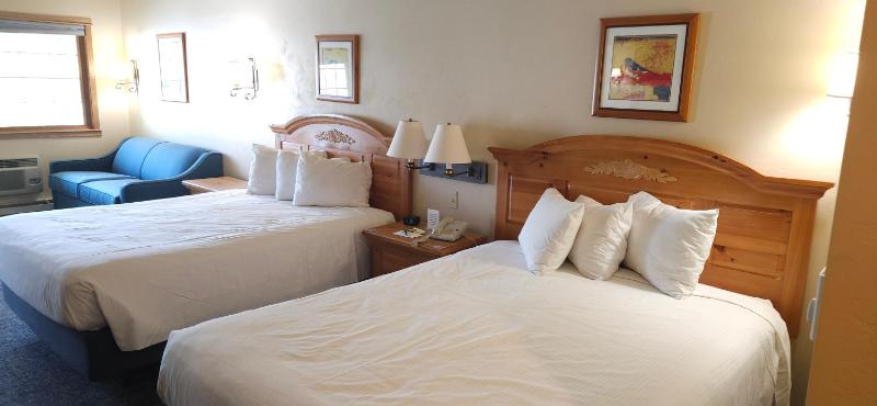 Queen Suite with Sofa Bed image 2